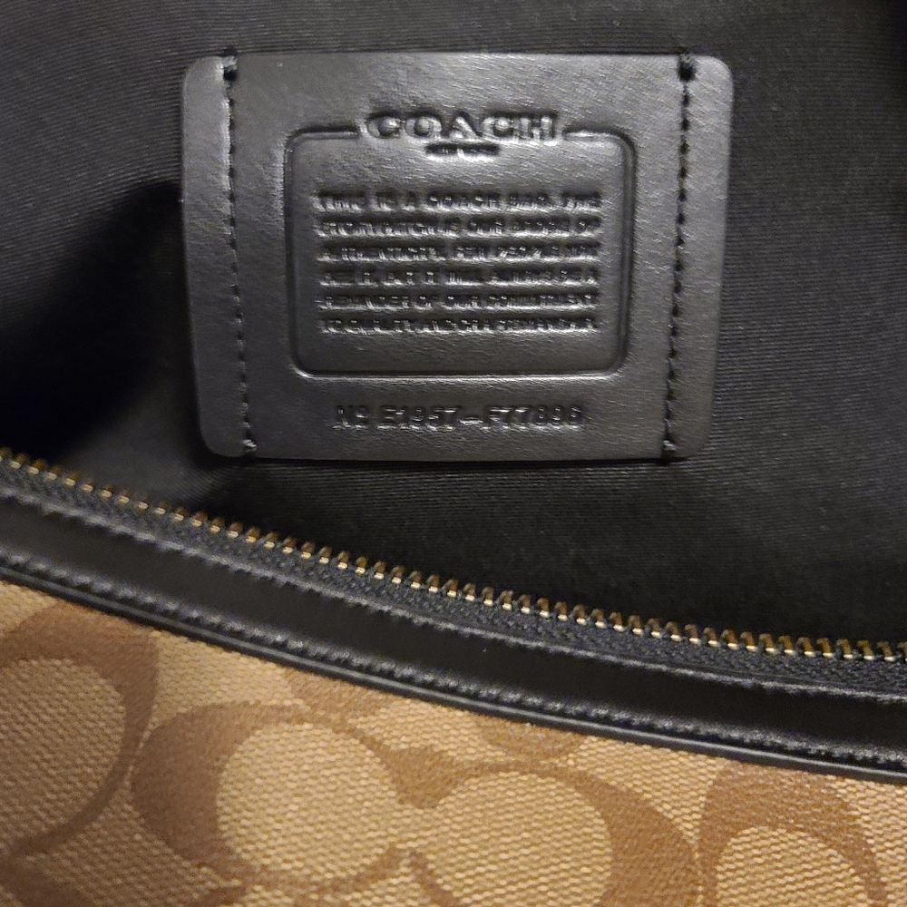Coach Large Luggage Tote Tan with Black - Picture 6 of 9